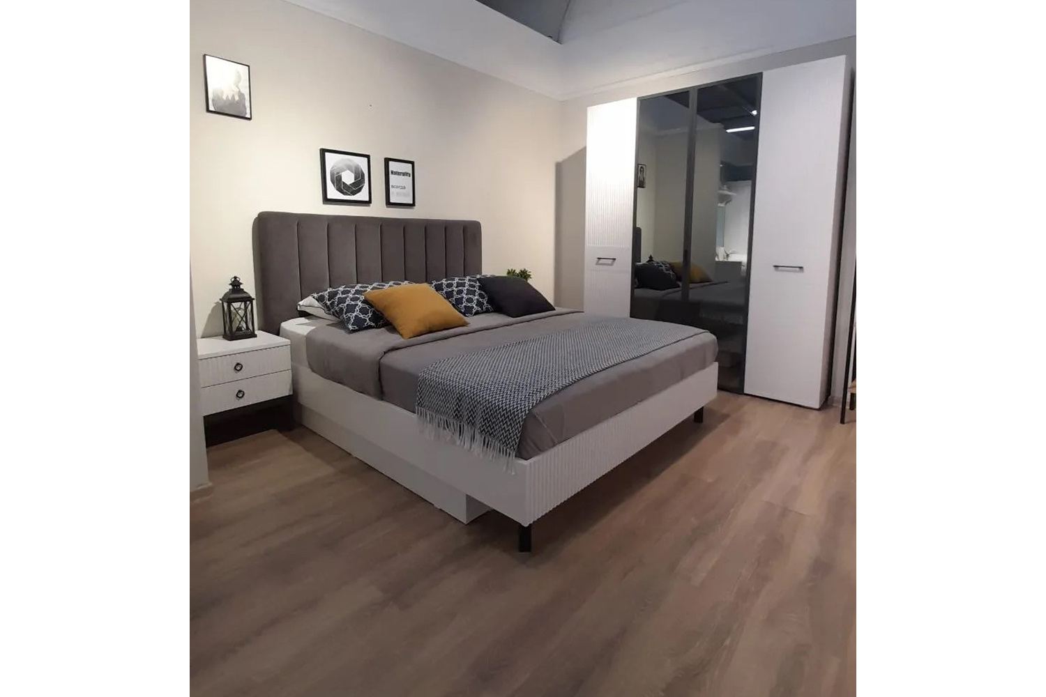 Распродажа - изображение №6 "Спальня Хилтон (выставочный образец)"  на www.Angstrem-mebel.ru