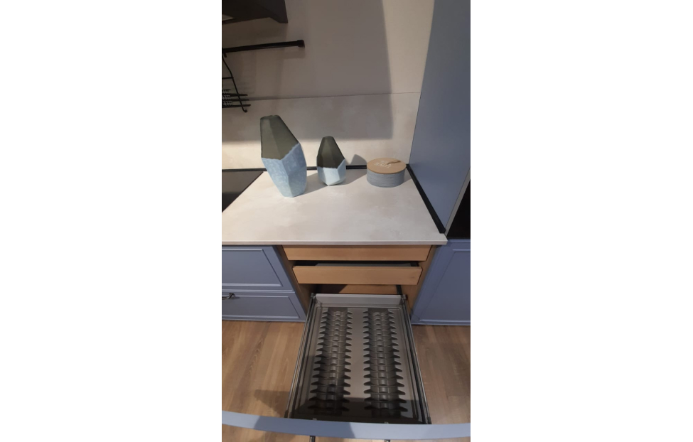 Распродажа - изображение №7 "Кухня Аманти (выставочный образец с бытовой техникой)"  на www.Angstrem-mebel.ru