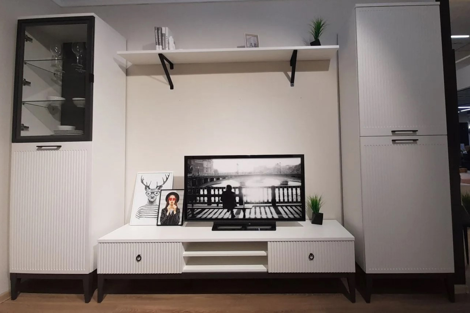 Распродажа - изображение №4 "Гостиная Хилтон (выставочный образец)"  на www.Angstrem-mebel.ru